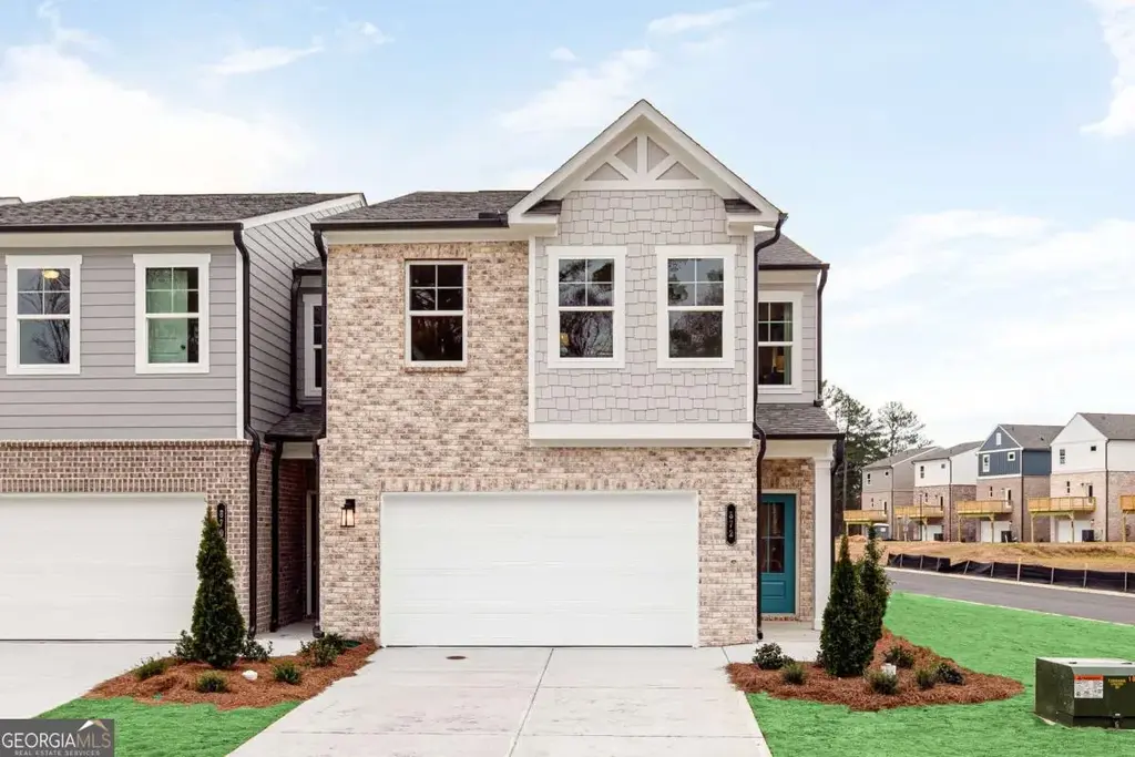 836 Leraes Way, Loganville