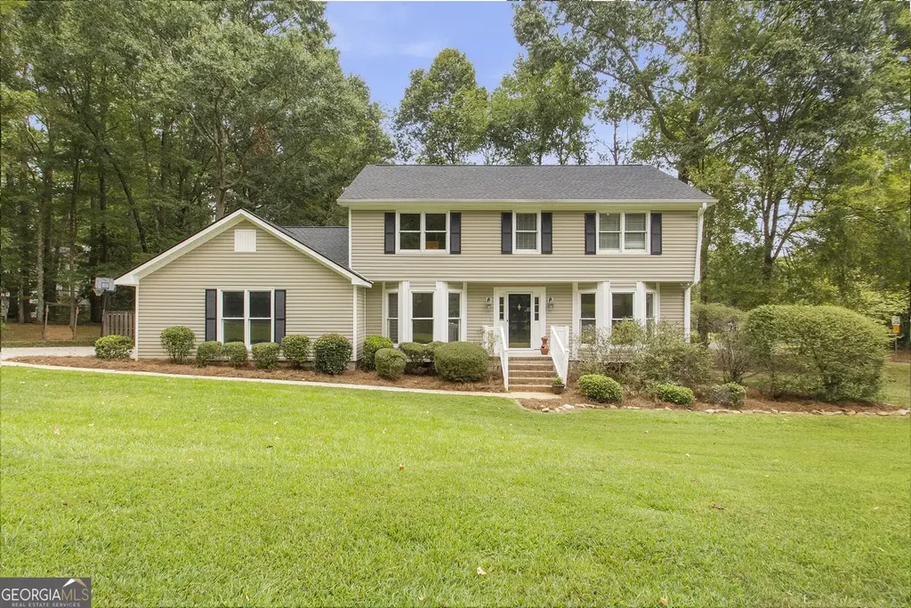 219 Rivoli Oaks Drive, Macon