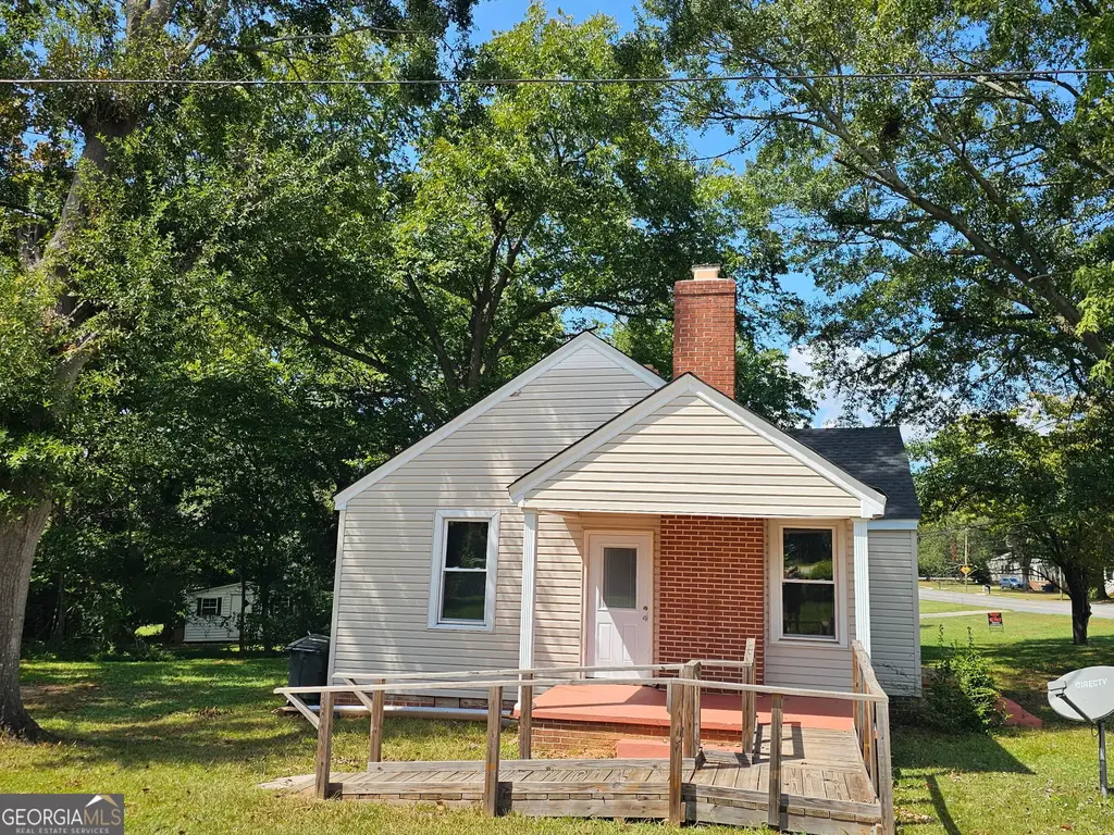 846 Benson Street, Hartwell