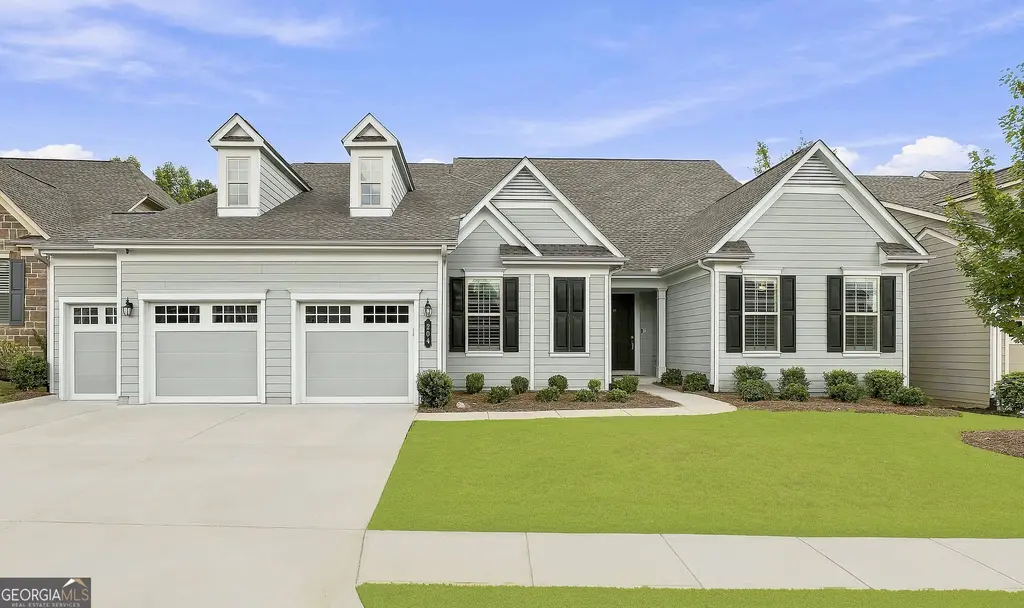 204 Cottonwood Circle, Peachtree City
