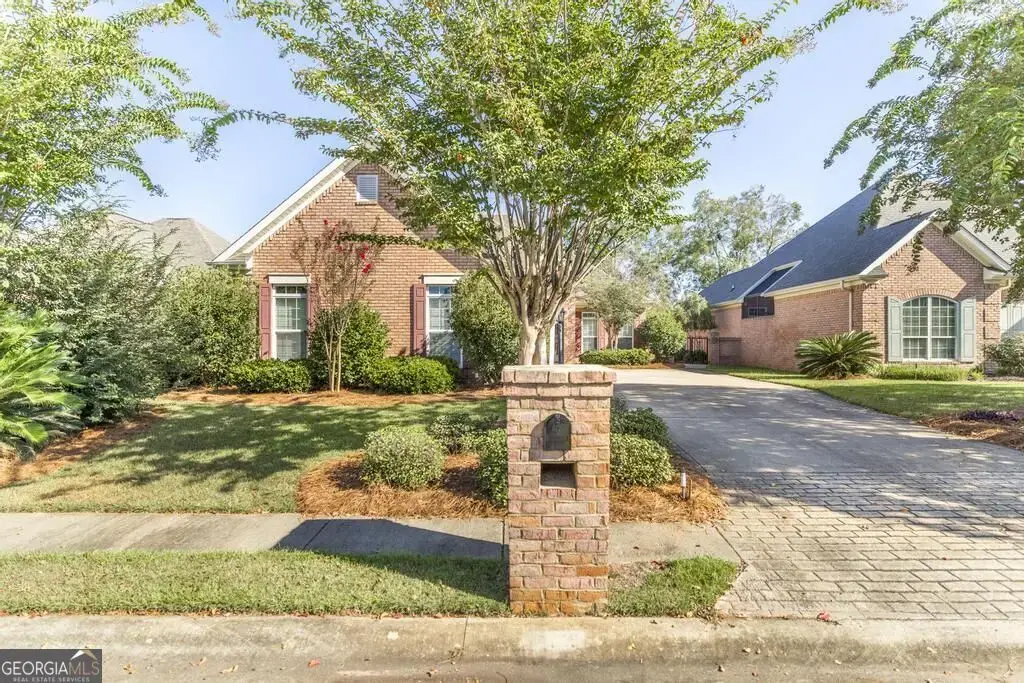 105 Macintosh Lane, Centerville