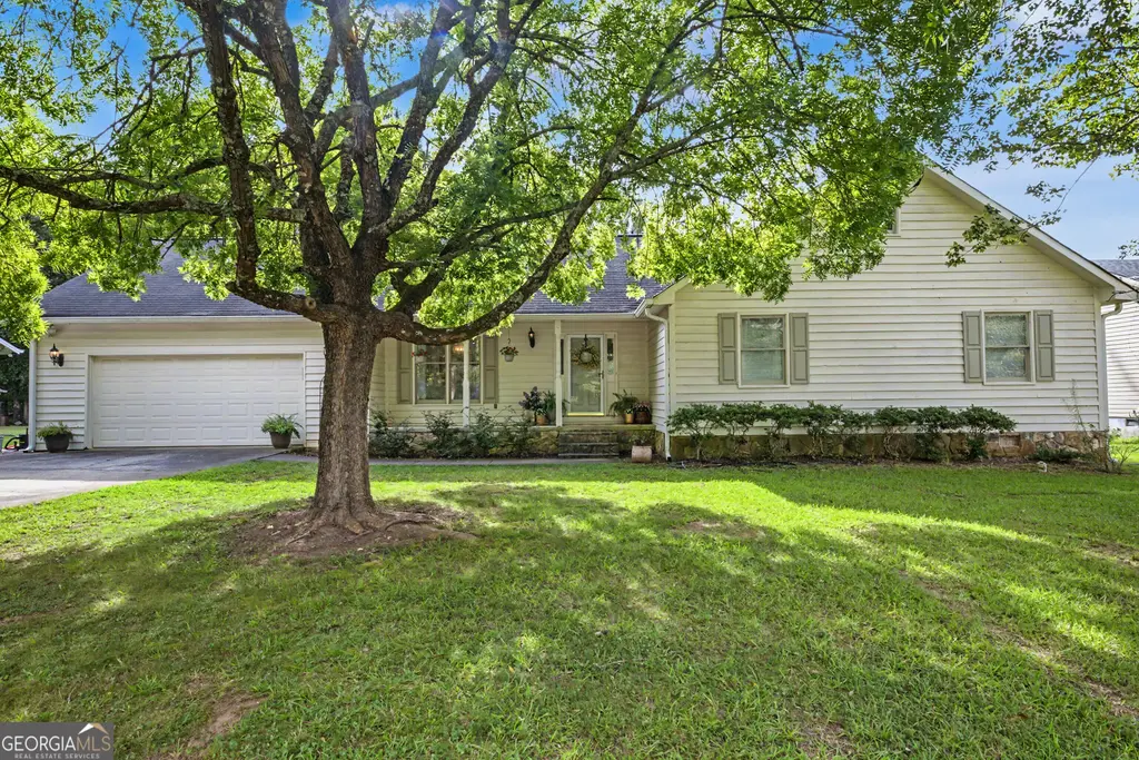 1728 Honeybee Creek Drive, Griffin