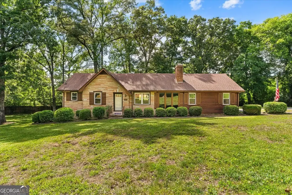 205 Mountain View Drive, Dalton