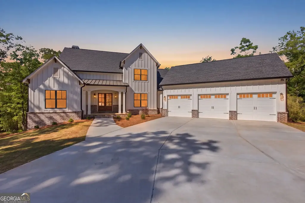 110 Fall Pippin Court, Clarkesville