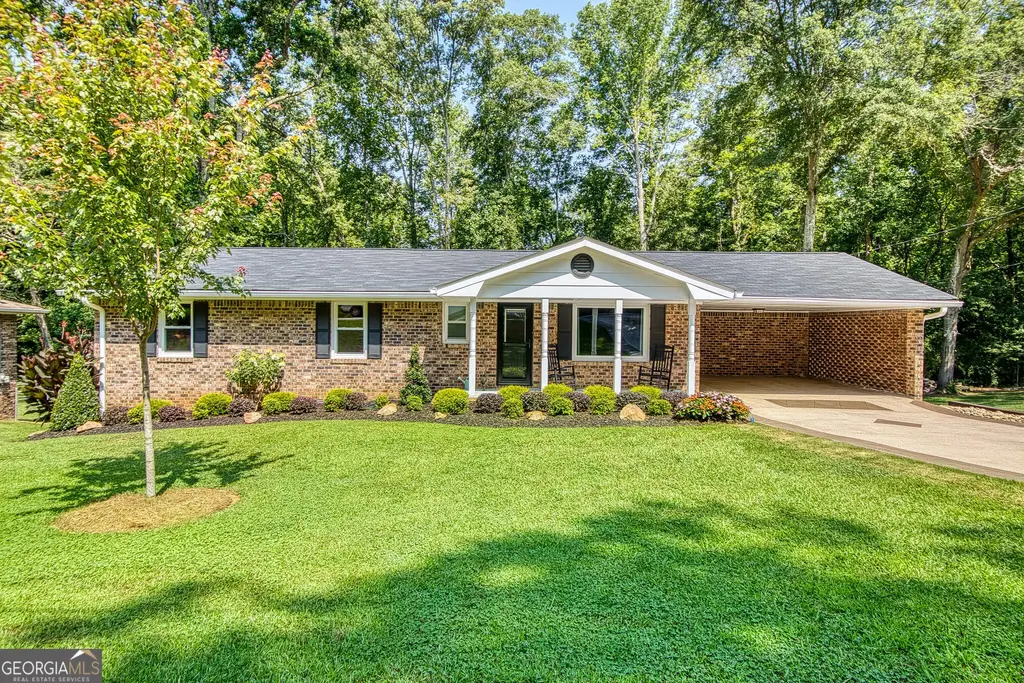 27 Lynhaven Drive, Newnan