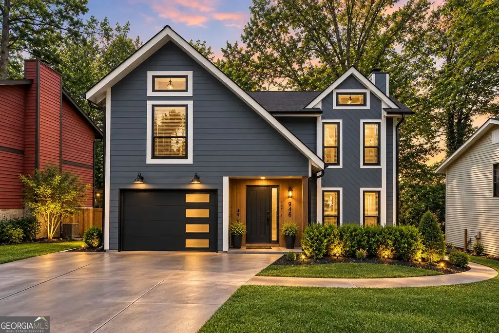 946 Fox Chase Lane, Riverdale