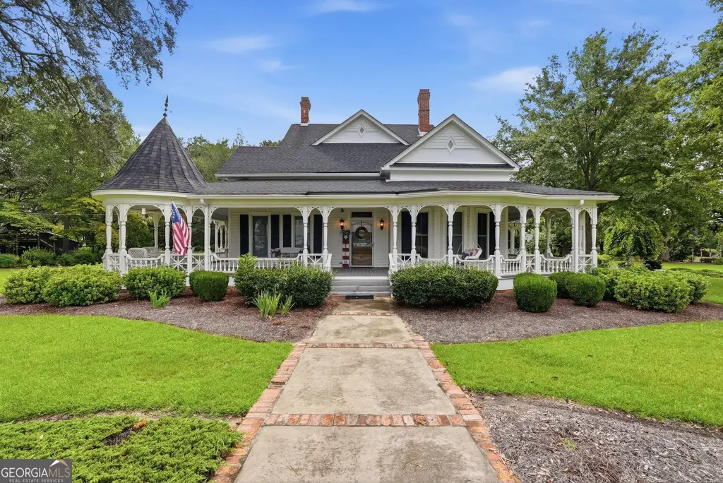 309 S College Street, Twin City