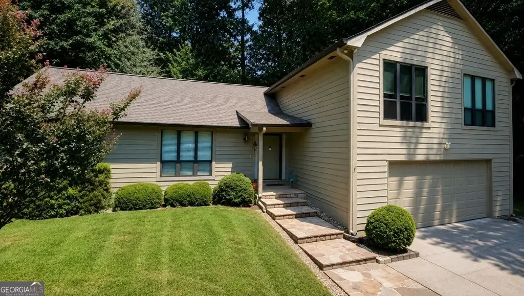 370 Soft Pine Trail, Roswell