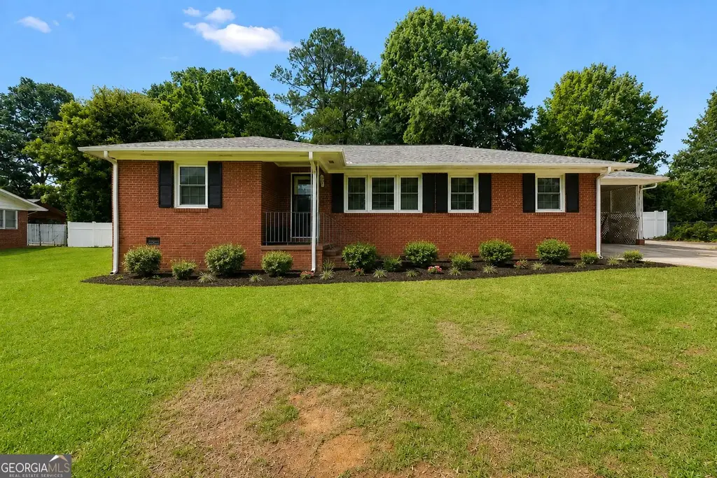 105 Pine Street, Barnesville