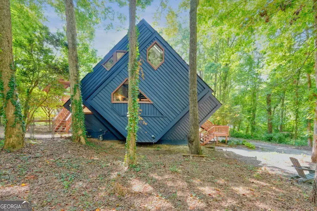 2965 Pond View Court, Marietta