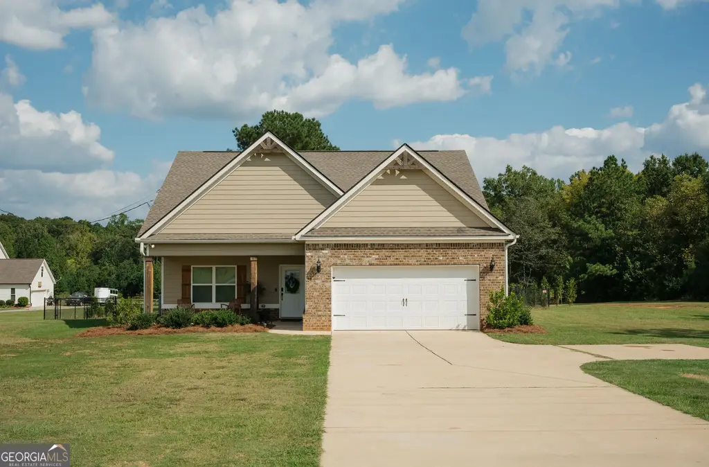 279 Davis Road, Gray