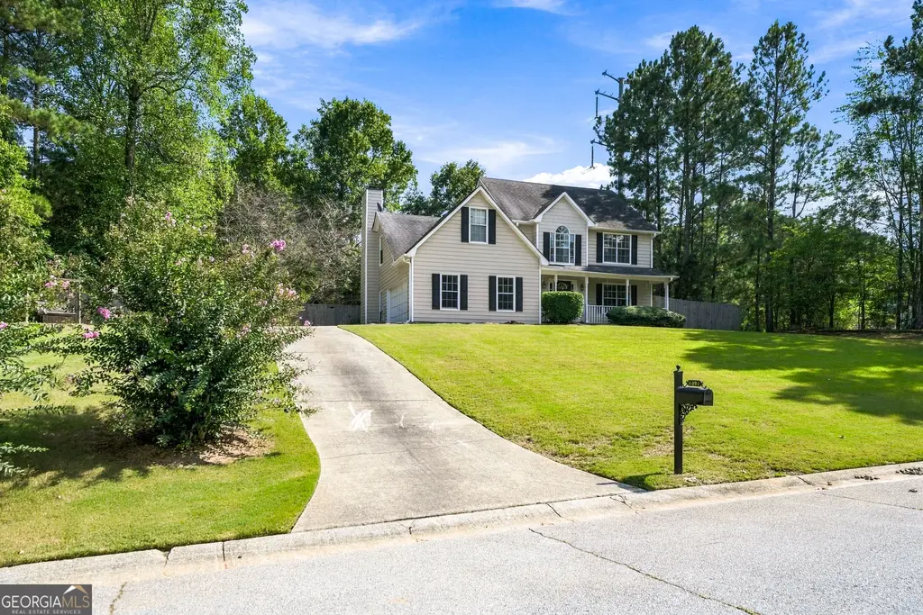 4090 Lake Drive, Loganville