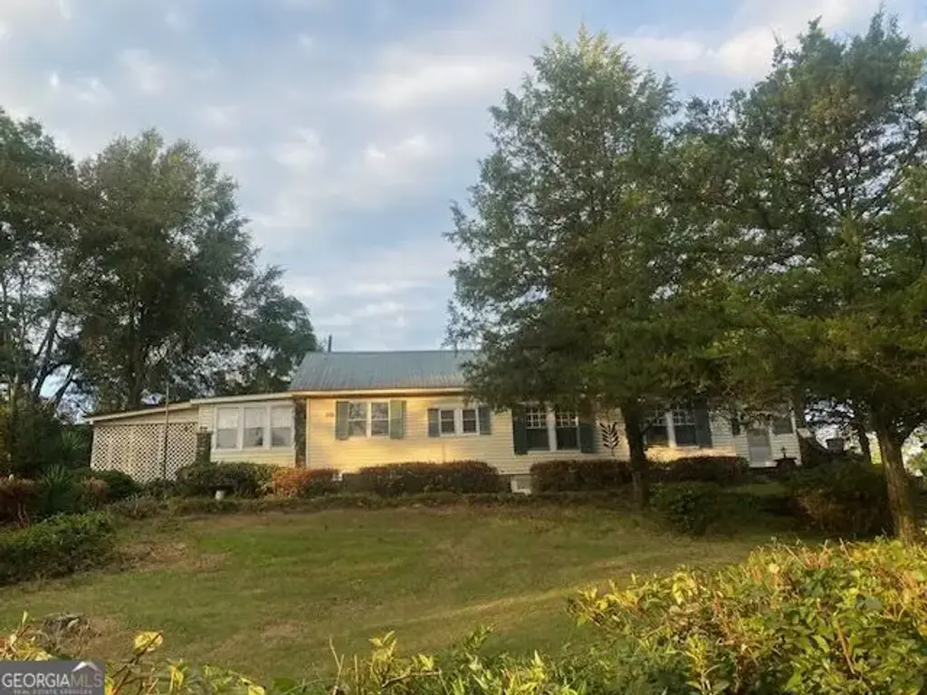 1610 Us Highway 29, West Point