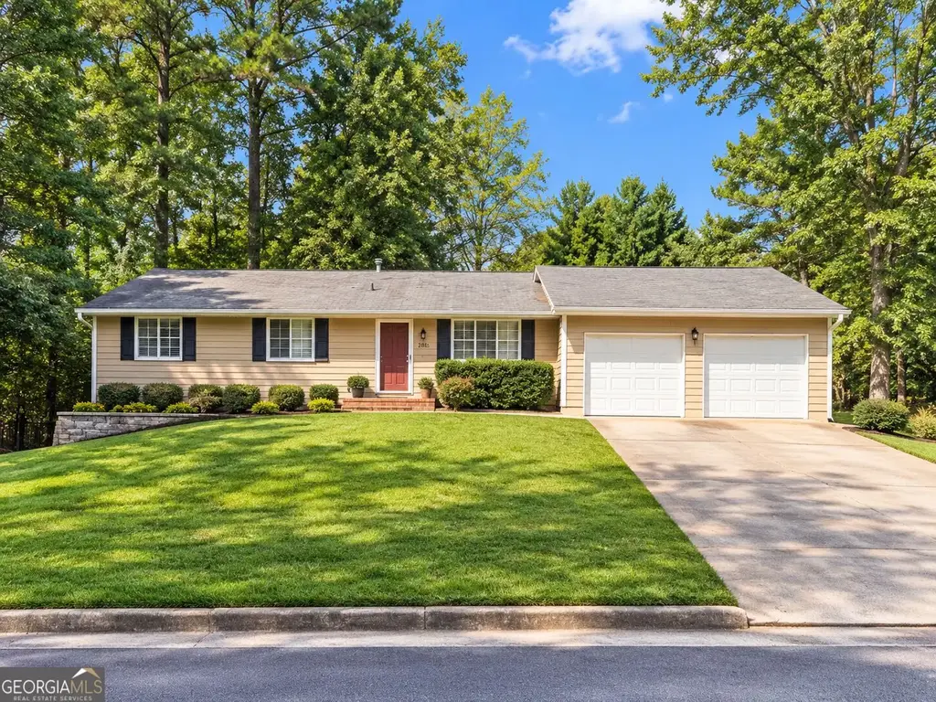5104 Rock Glen Drive, Stone Mountain