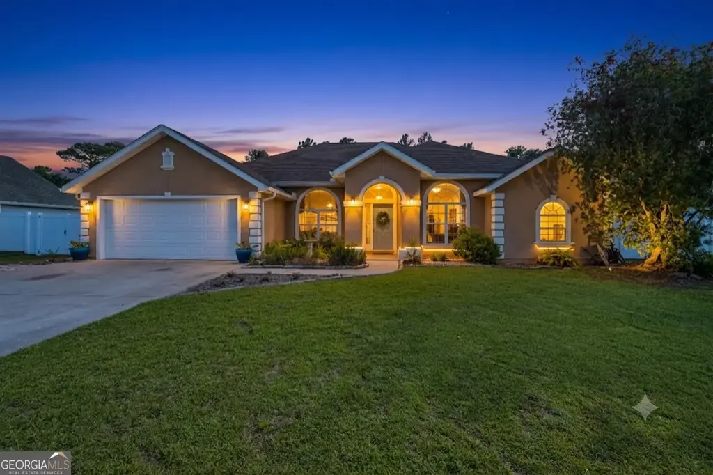 348 Deerwood Village Drive, Woodbine