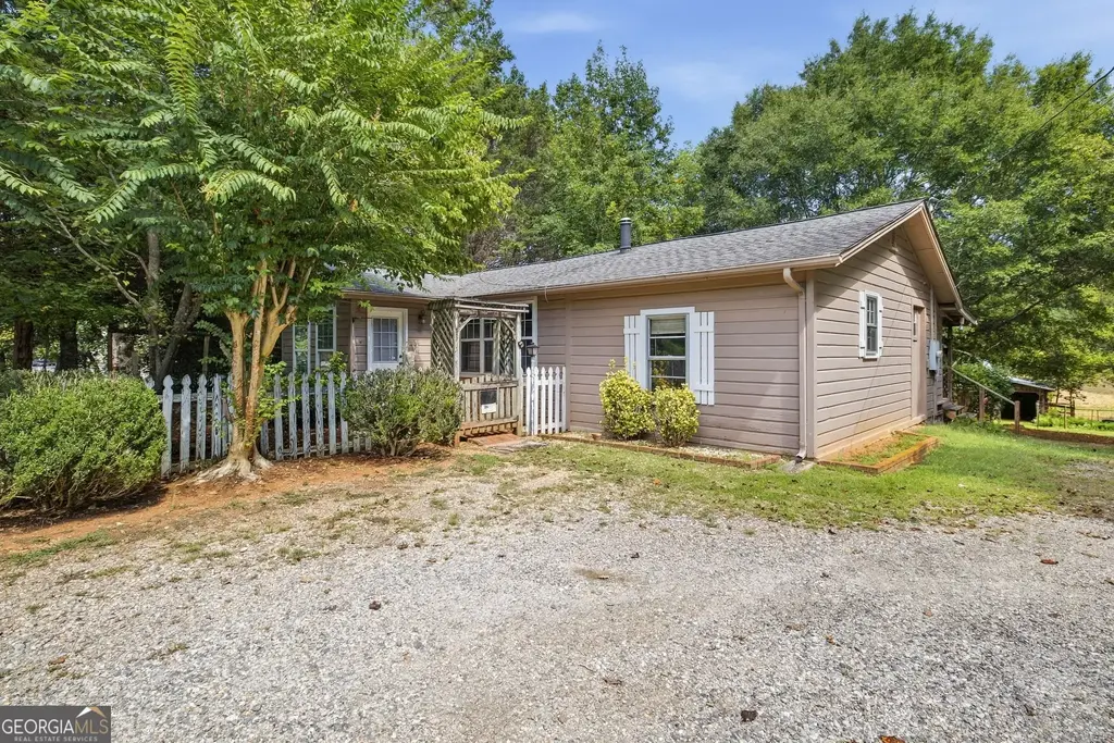 2124 Highway 105, Demorest