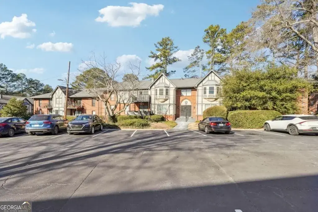 6851 Roswell Road N-20, Sandy Springs