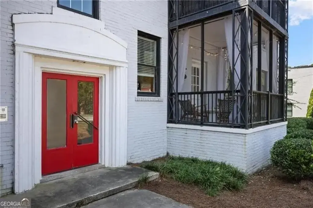 88 Peachtree Memorial Drive Nw 2, Atlanta
