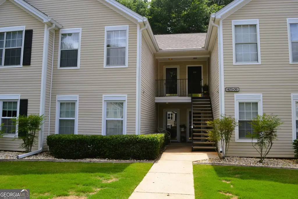 404 Ridgefield Drive, Peachtree City