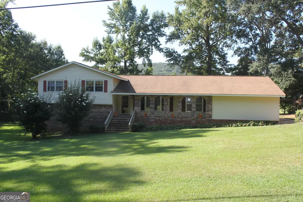 1280 Chalybeate Road, Manchester