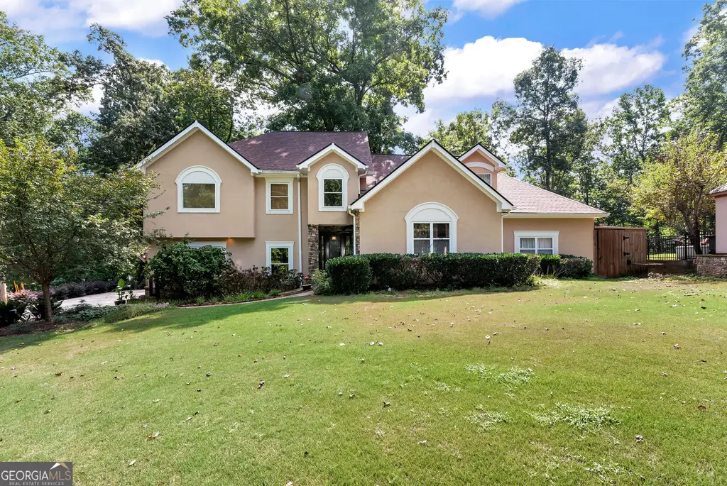 6319 Lakeview Drive, Buford