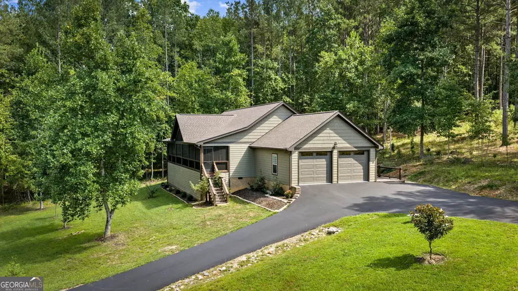105 Loftis Mtn Road, Blairsville