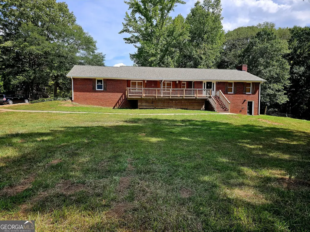 100 Dolly Nixon Road, Senoia