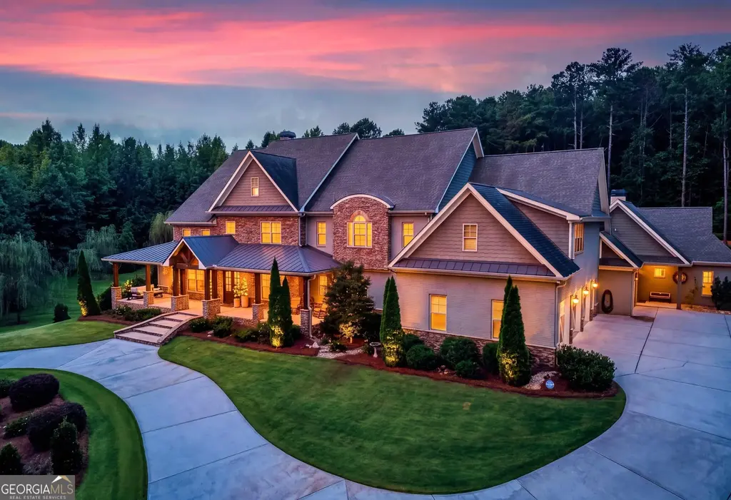 203 Carriage Lane, Peachtree City