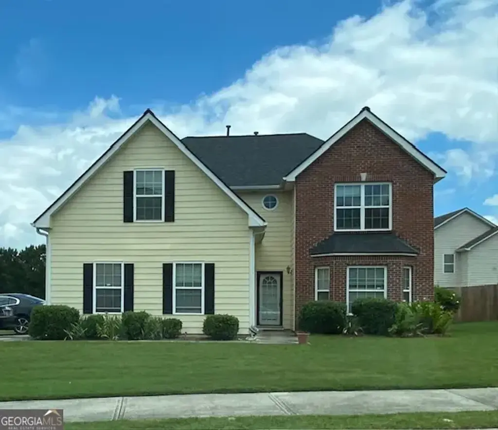 530 Shire Lane, Fairburn