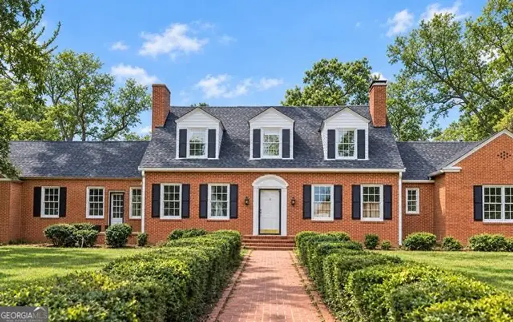 8 Old Chestnut Street, Lumpkin
