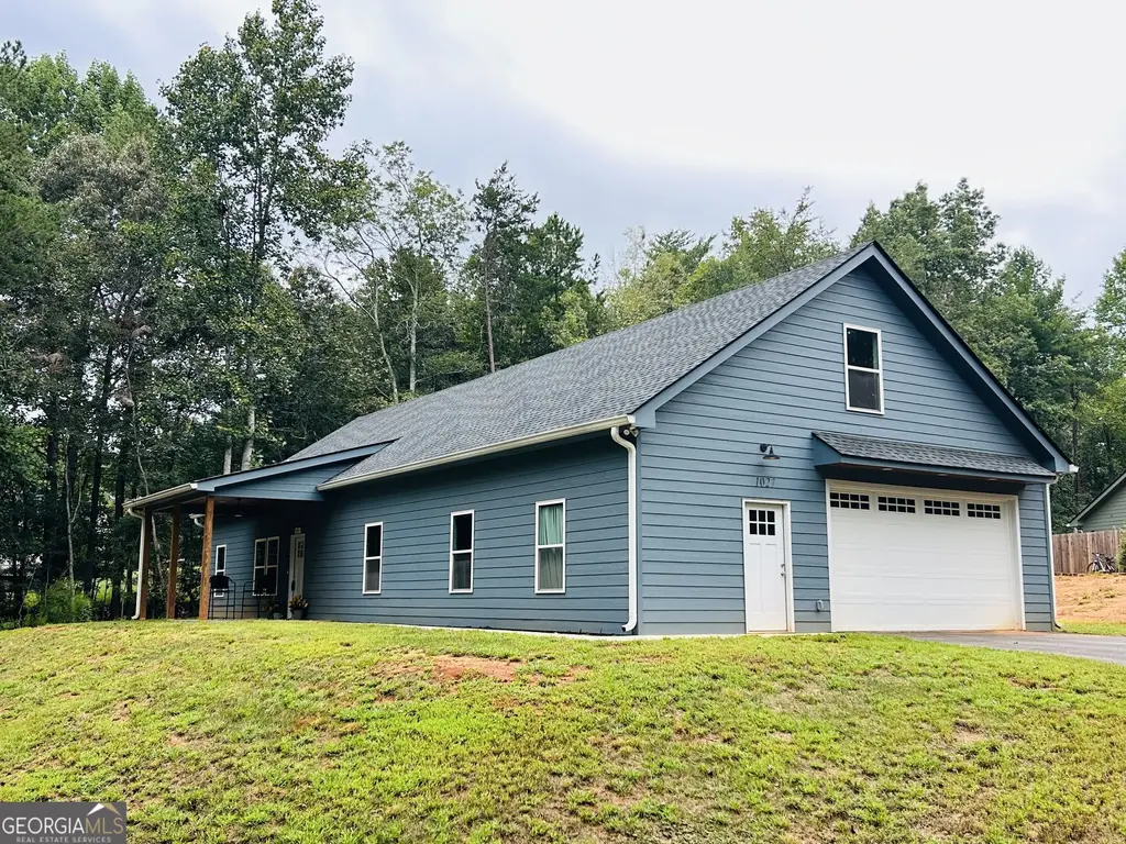 1027 Roberts Road, Demorest