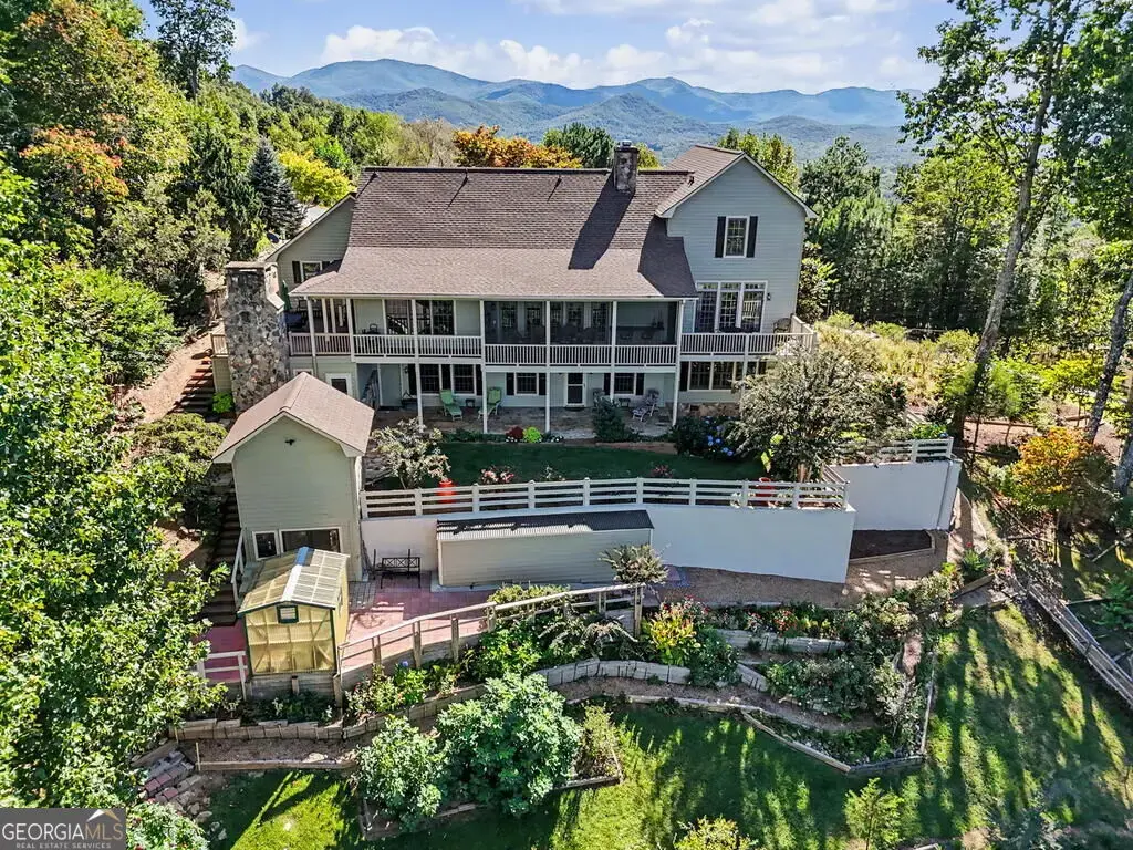 1035 Summit Way, Blairsville