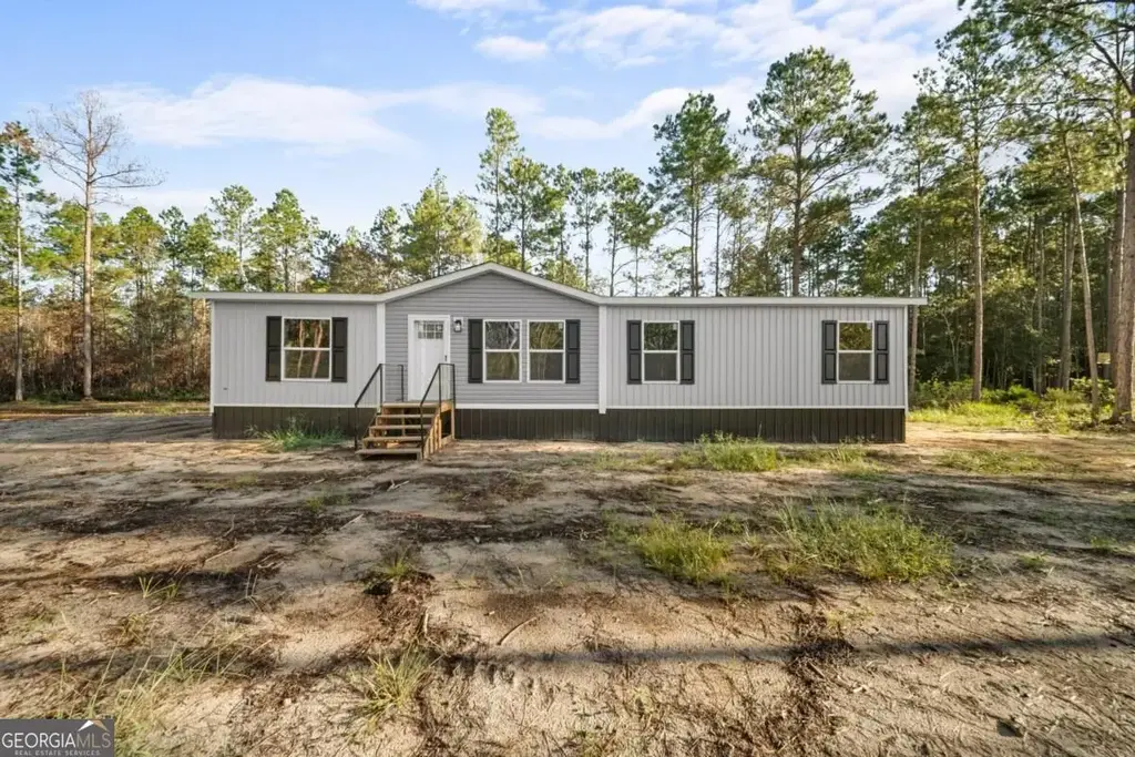204 Hart Road, Glennville