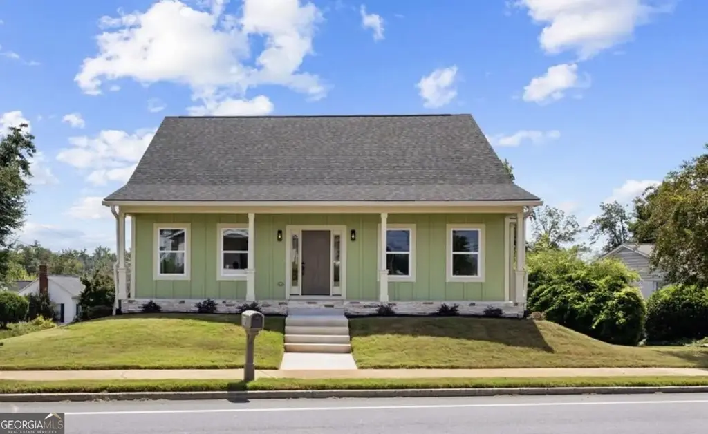112 Lagrange Street, Newnan