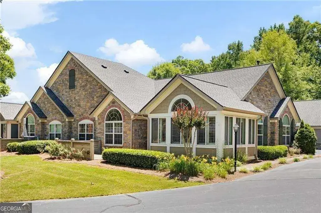 5276 Stone Village Circle 8, Kennesaw