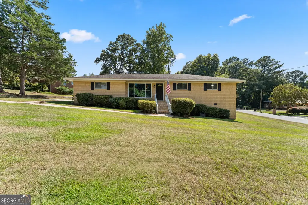 202 Woodland Dr, Warner Robins
