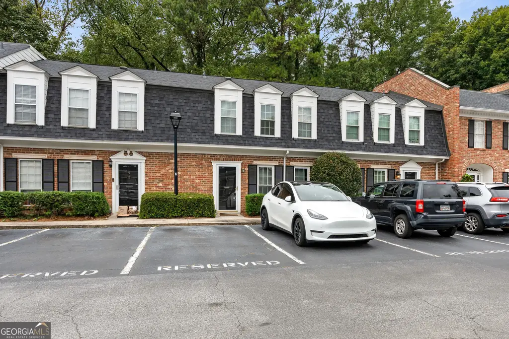 6 Valley Forge Place Nw, Atlanta