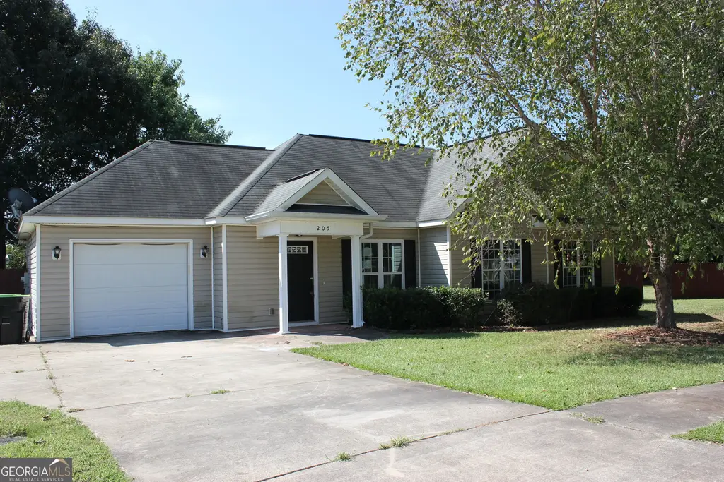 205 Gayla Court, Warner Robins