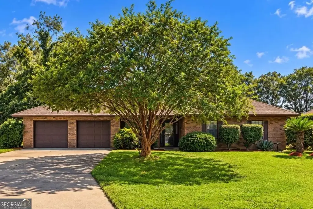 149 Lake View Circle, Brunswick