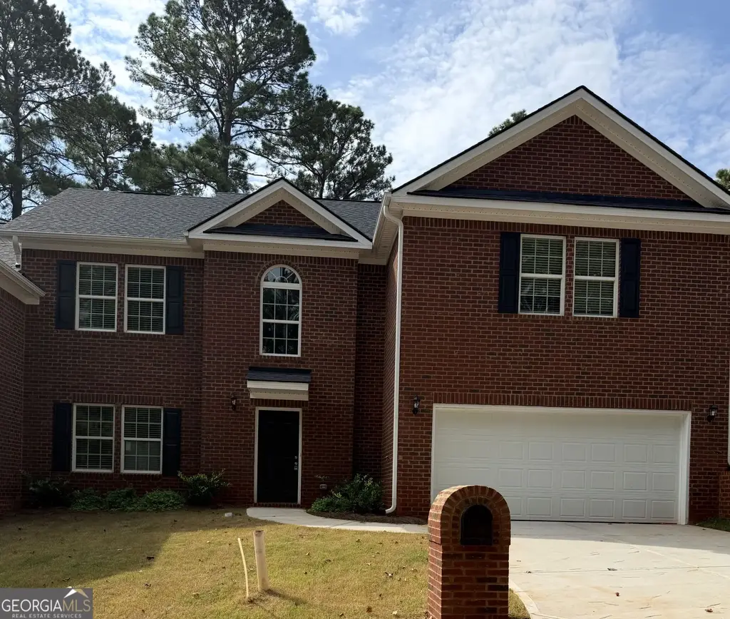 116 Hampton Way, Macon