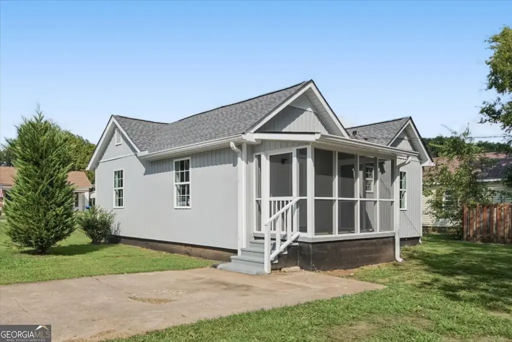 6 E 3rd Street, Aragon
