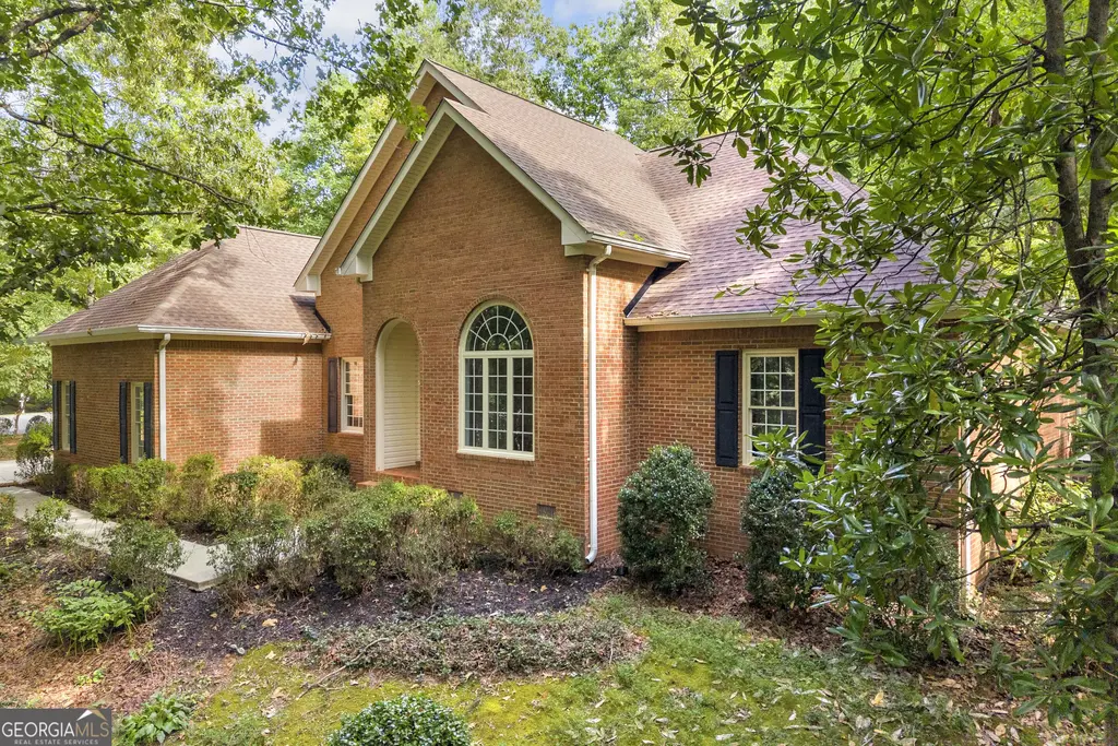 122 Grand Oaks Drive, Clarkesville