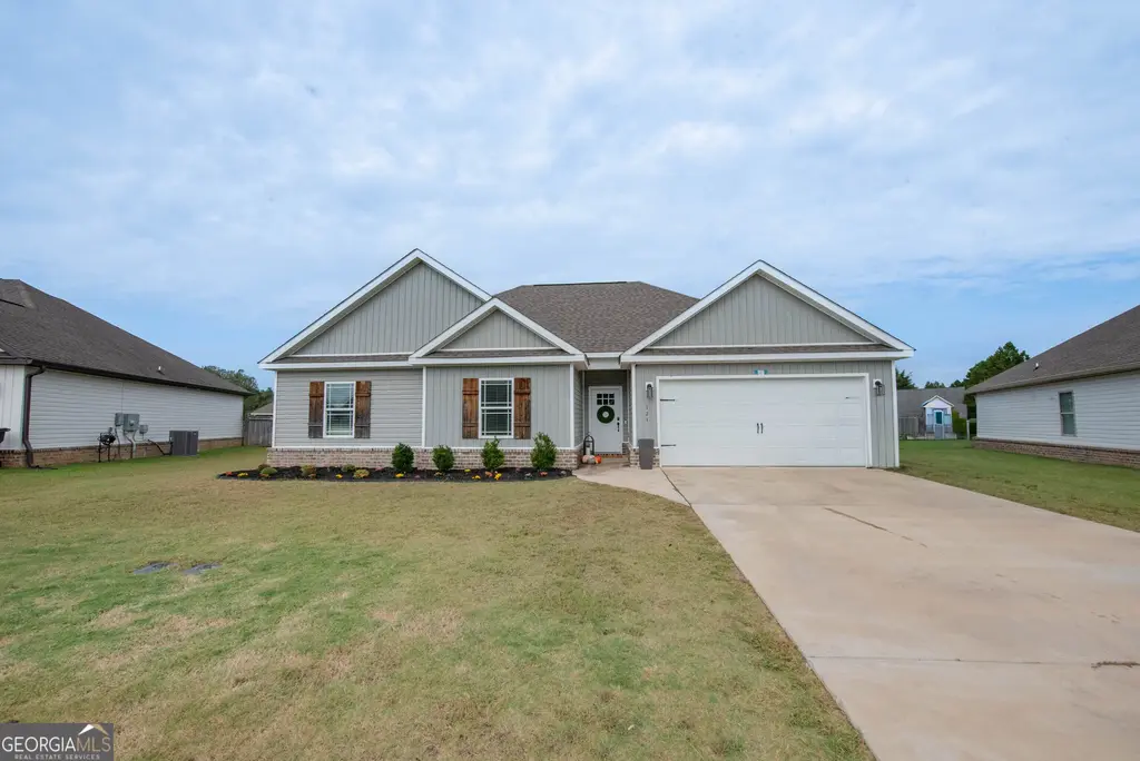 121 Locks Heath Ct., Perry