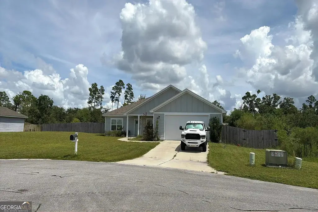 7102 Rebecca Boulevard, Southport