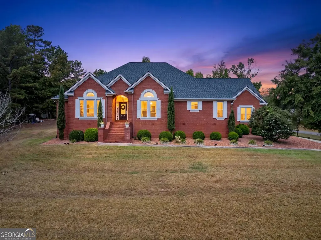 128 Lakemere Lane Nw, Milledgeville