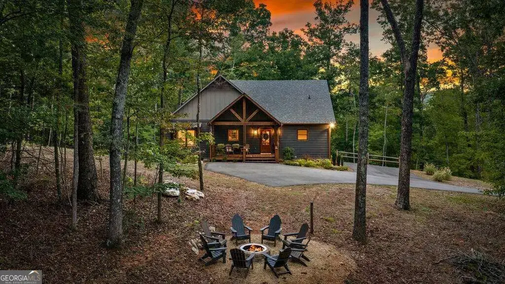1081 Dills Road, Blue Ridge