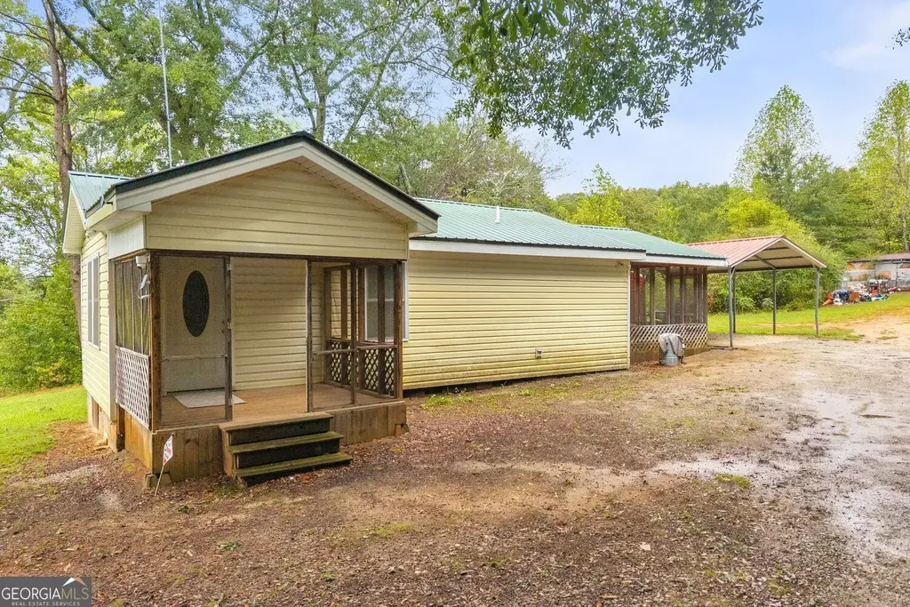 393 N Red Rock Road, Toccoa