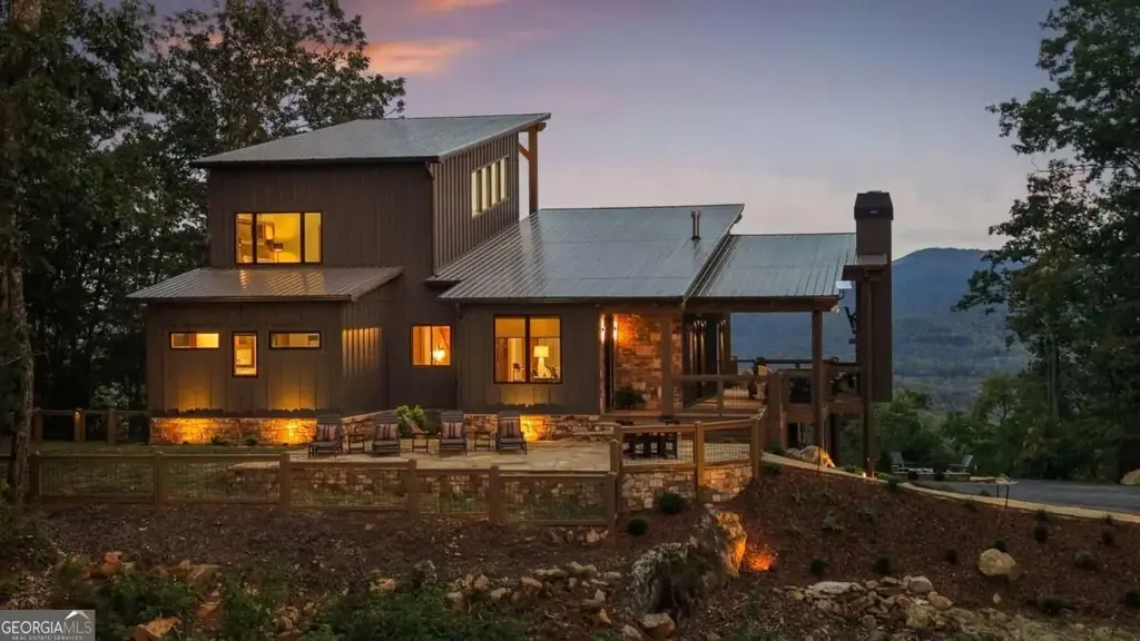 633 Wilderness Way, Blue Ridge