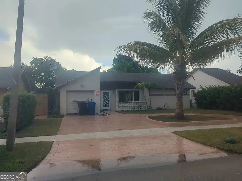 7707 Sw 8th Street, North Lauderdale