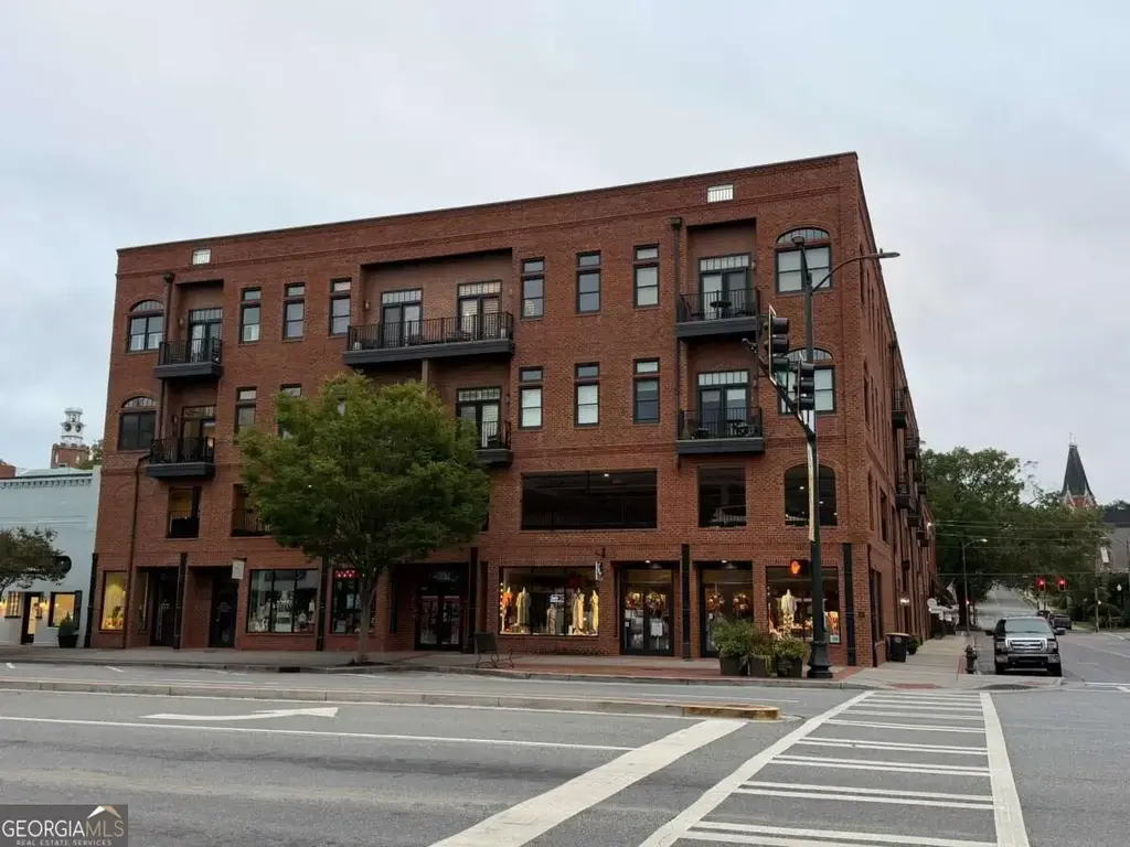 1 E 3rd Avenue 402, Rome